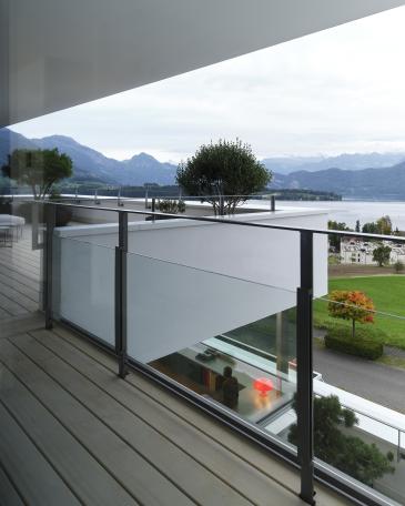 Wohnung Meggen Terrasse am Tag