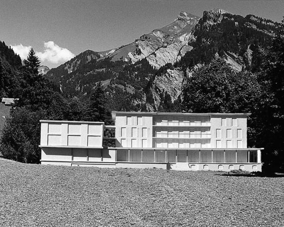 Wettbewerb Altersheim Elm bestehendes Gebäude mit Sockelerweiterung und Neubau mit Vetsch Landschaftsarchitekten 