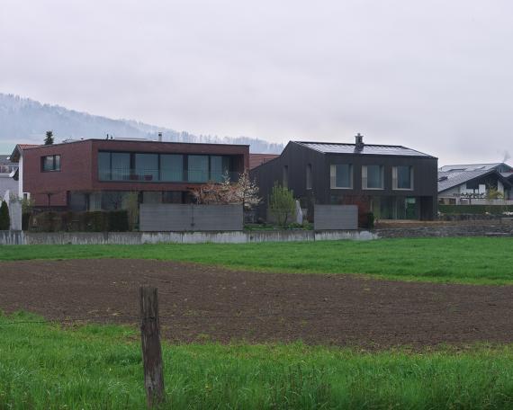 haus wangen suedostfassde neben haus aus klinker