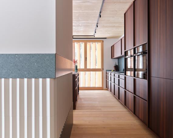 4_Haus Elva Andermatt Blick in die Küche