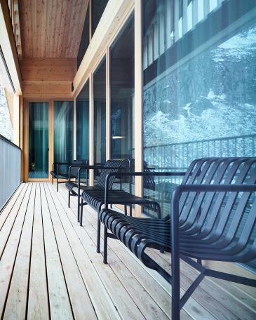 Haus Elva Andermatt Terrasse mit Aussenmobiliar