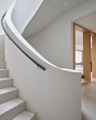 Haus Baden Treppenhaus mit Blick ins Wohnzimmer